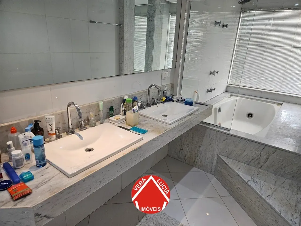 Casa em condomínio com 4 quartos e 5 banheiros — photo 19
