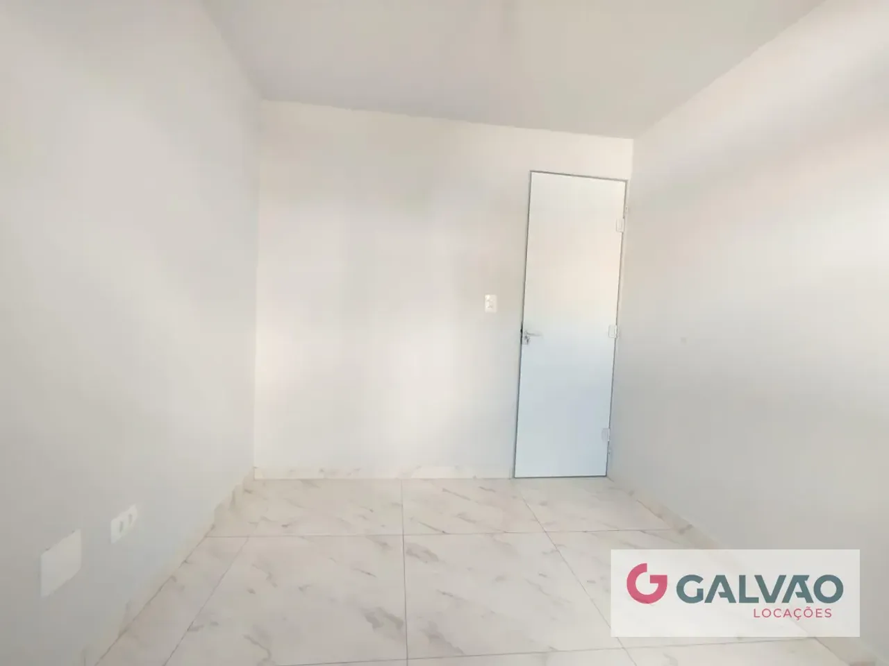 2-bedroom apartment with 1 bathroom, no parking — photo 6
