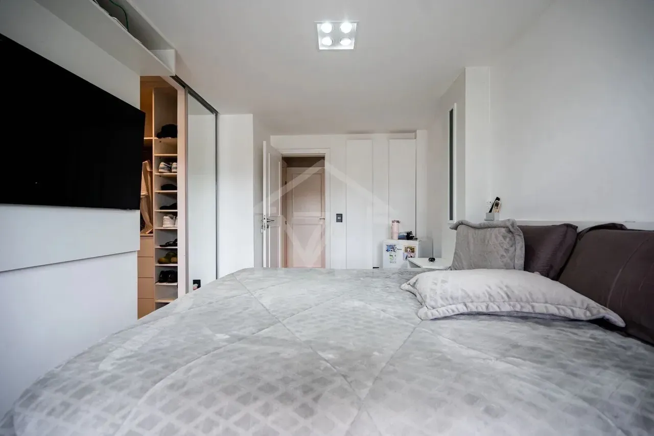 Furnished 6-bedroom house, 266 m² and 3 parking spots — photo 12