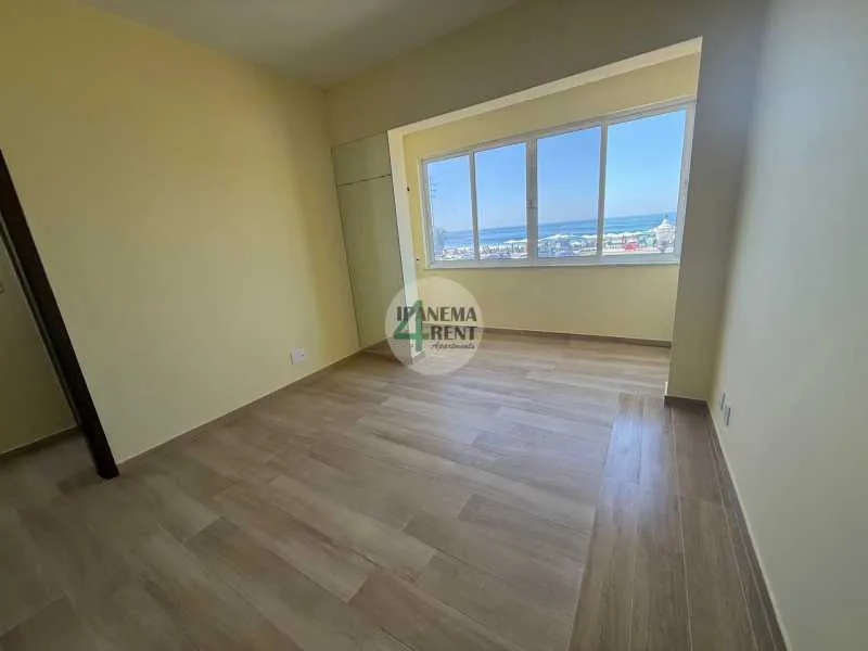 Apartment with 3 bedrooms and enclosed balcony — photo 3