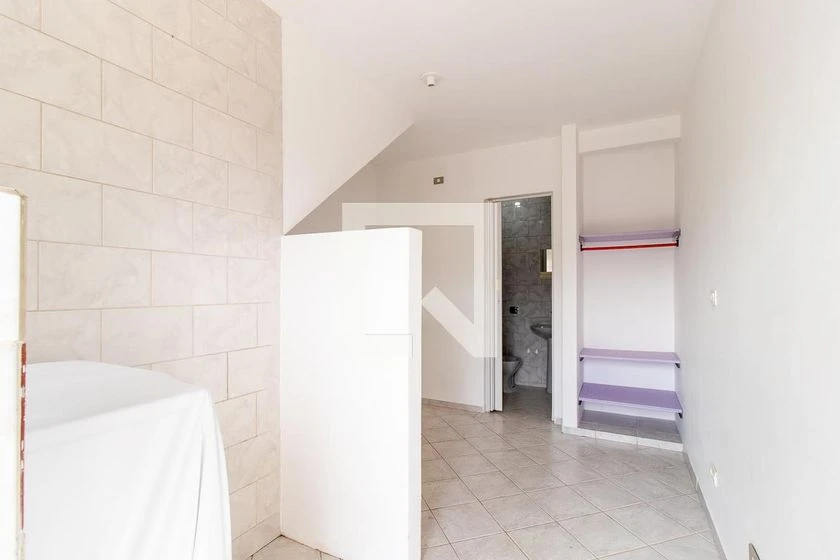Furnished studio for rent with 1 en-suite and private yard — photo 7