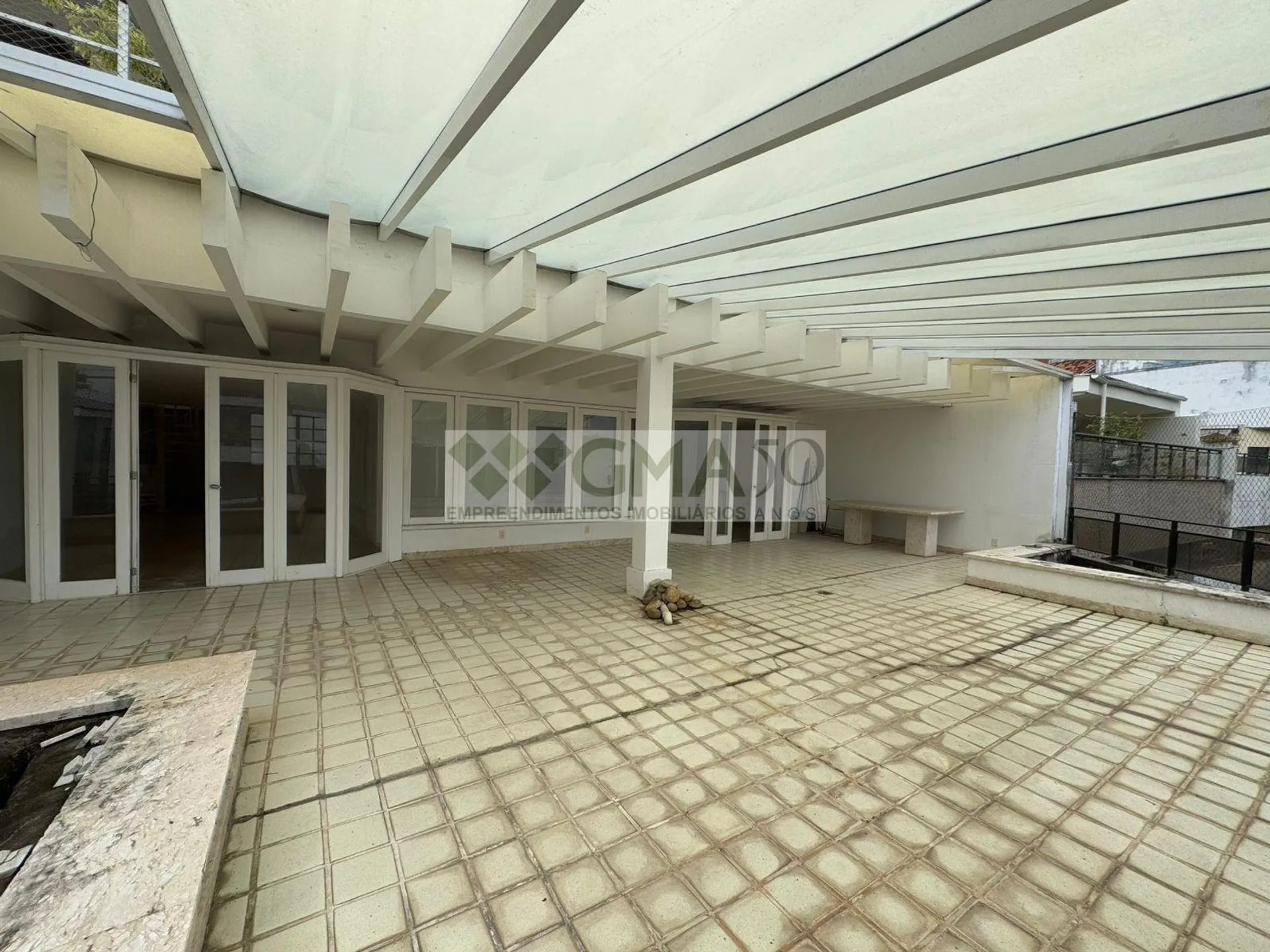 Apartamento com 4 quartos e 4 banheiros, com varanda — photo 3