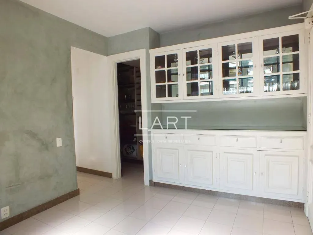 House with 4 bedrooms and 5 bathrooms, 962 m² and 2 parking — photo 37