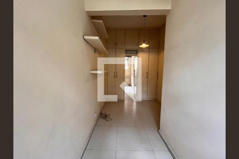 2-bedroom apartment in a building with a gym — photo 6