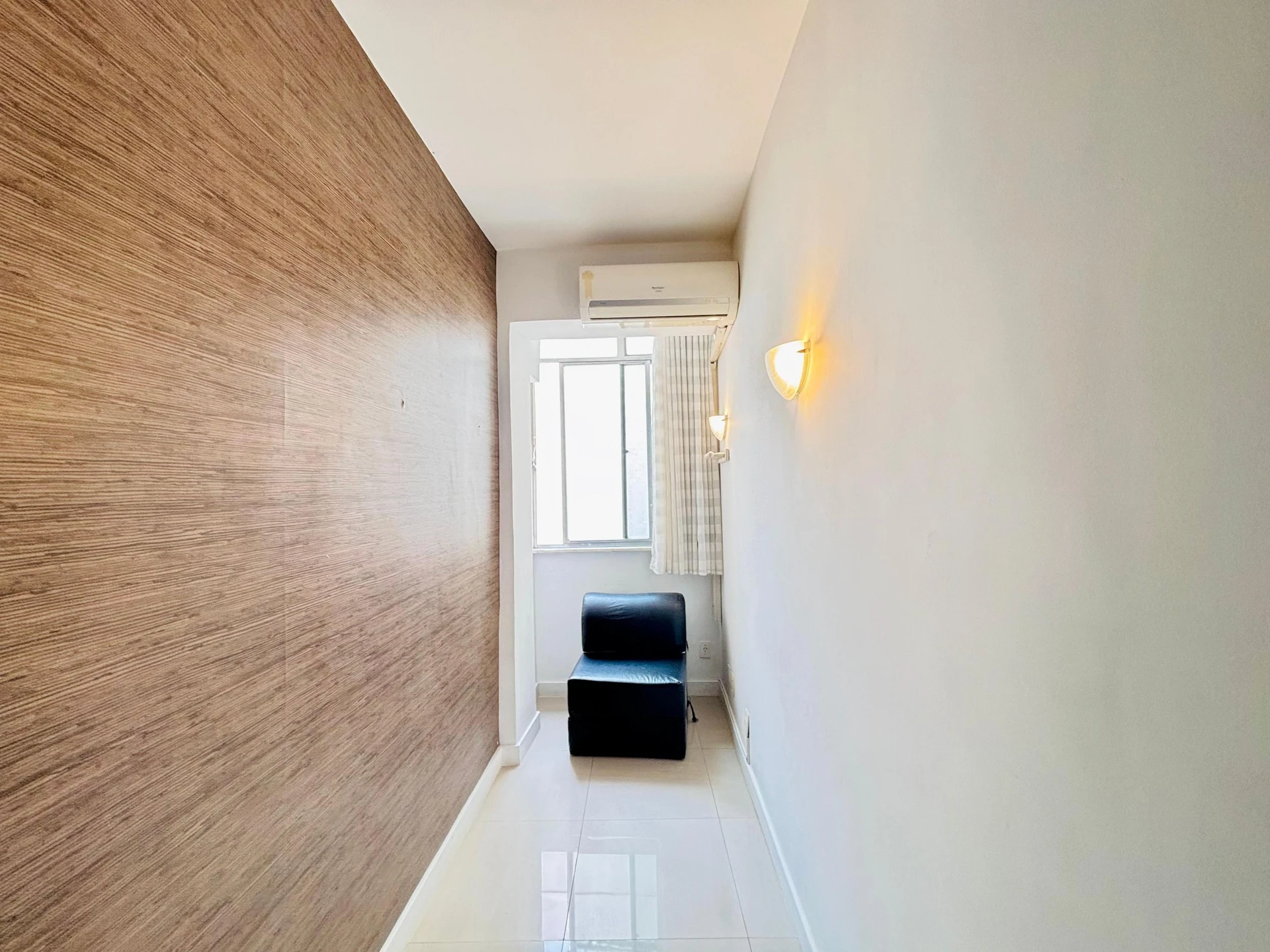 Furnished apartment with 3 bedrooms and 2 bathrooms — photo 28
