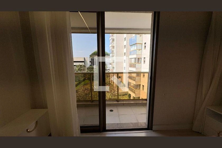 Apartment, 217 m², with a glass-enclosed balcony — photo 17