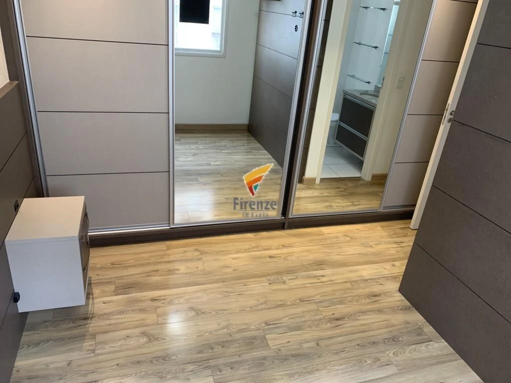 Wood or laminate floors in a 2-bedroom apartment, 57 m² — photo 19