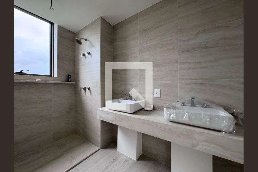 Apartment with 4 en-suite bedrooms and floor-to-ceiling windows — photo 11