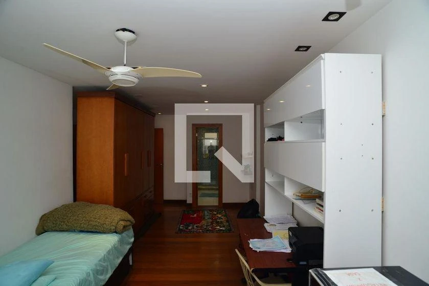 Furnished apartment, 300 m², with a glass-enclosed balcony — photo 47
