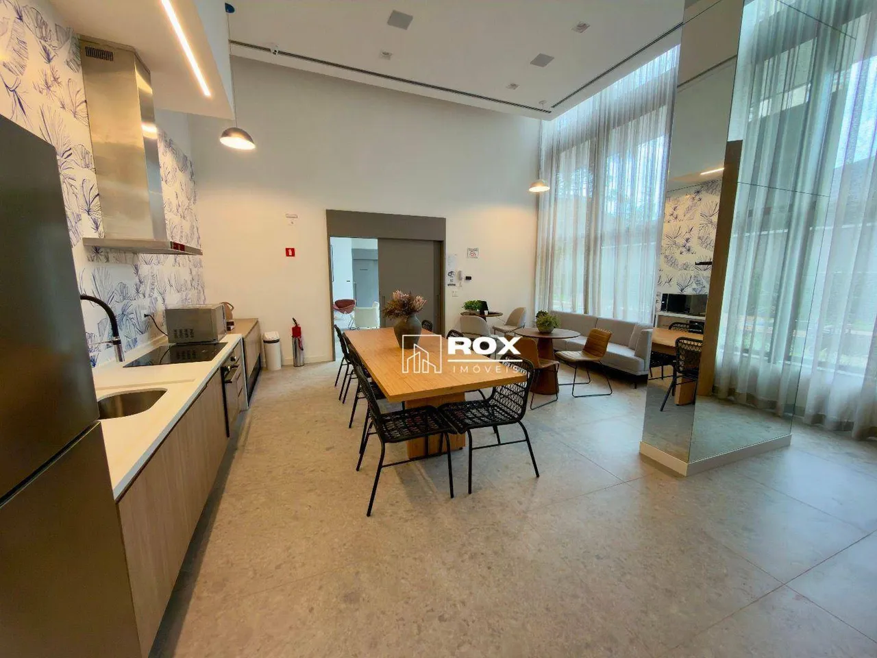 36 m² furnished studio with an open-plan kitchen — photo 12