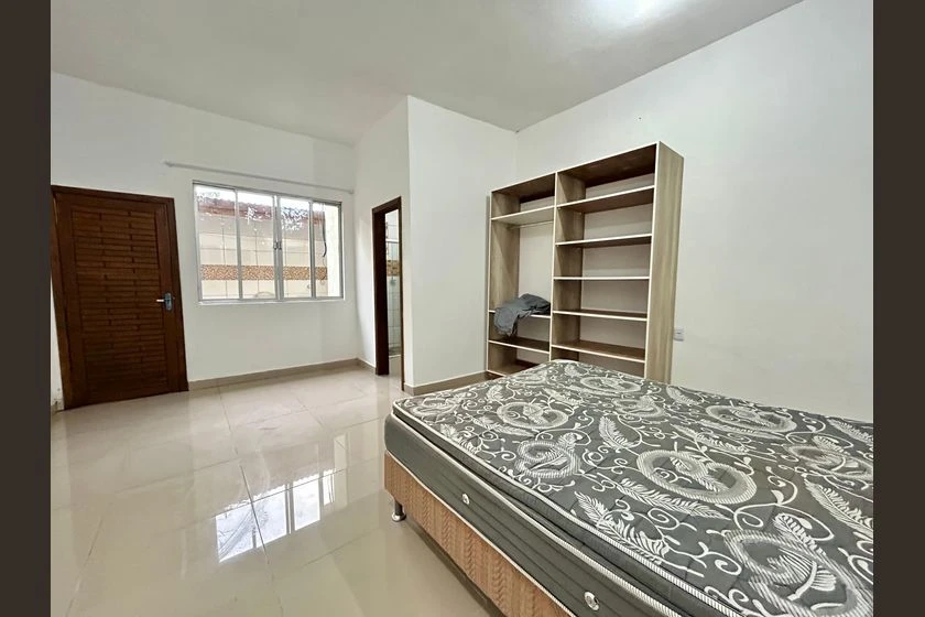 Furnished house with 2 en-suite bedrooms and 3 parking — photo 5