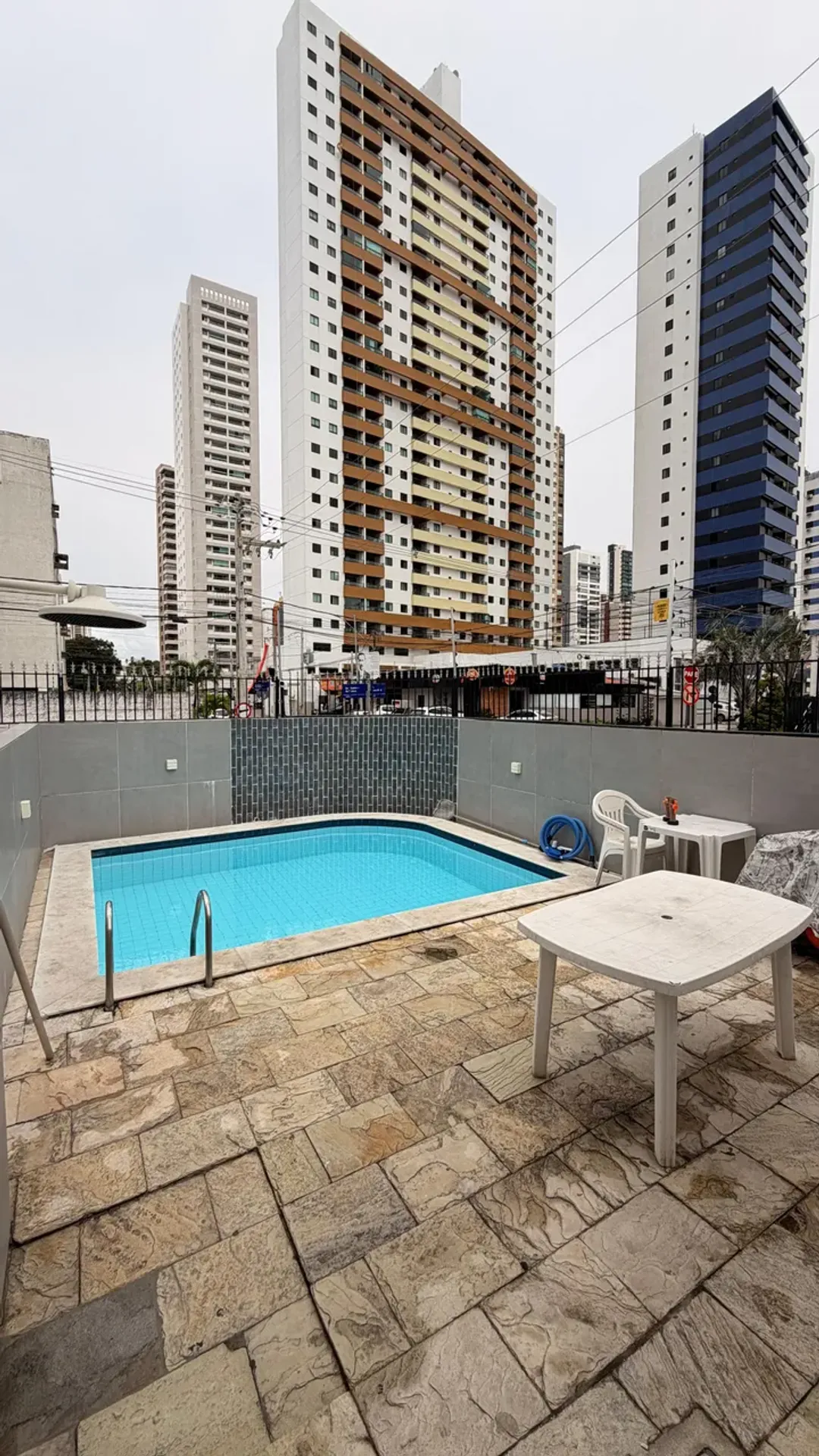 3-bedroom apartment with a washing machine — photo 21