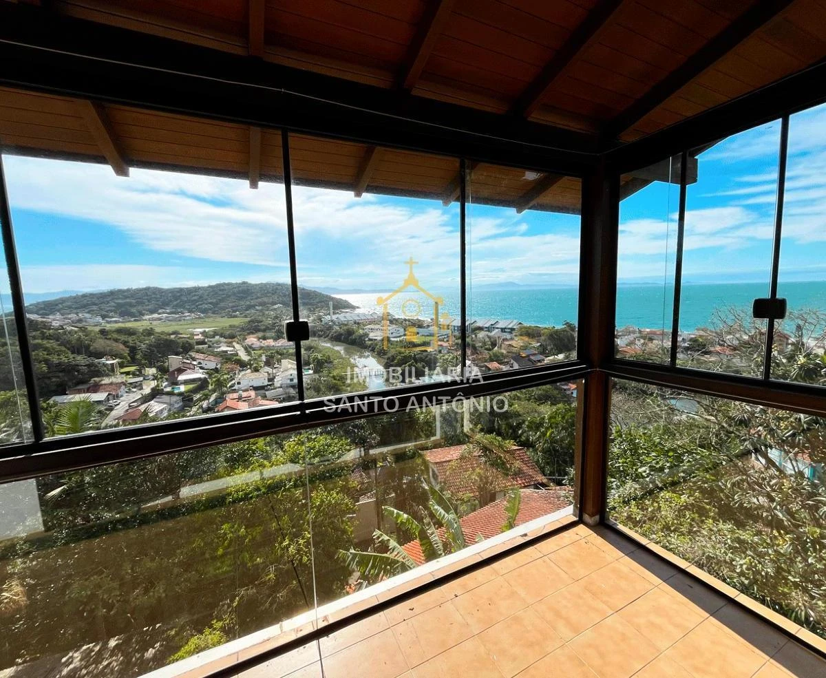 3-bedroom house with a water view in Florianópolis — photo 15