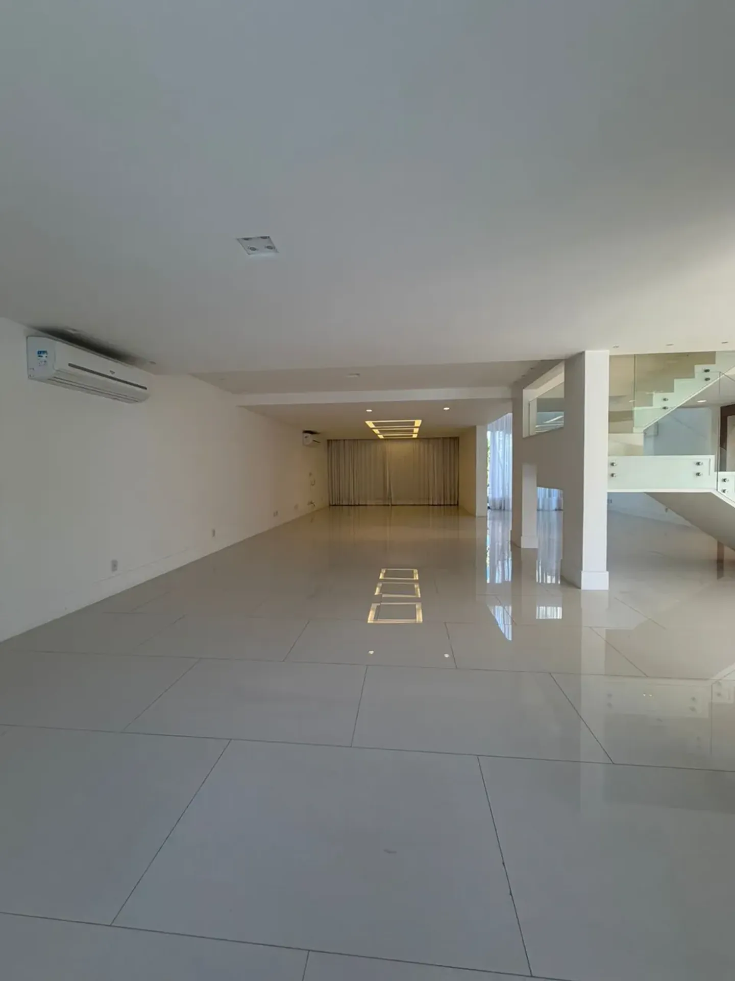 Rental and sale house with 5 bedrooms and 5 bathrooms — photo 31