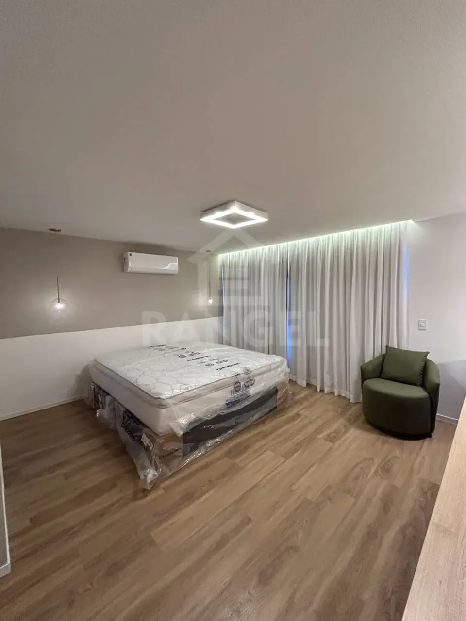 House with 3 bedrooms, 5 bathrooms, and 2 parking spaces — photo 11