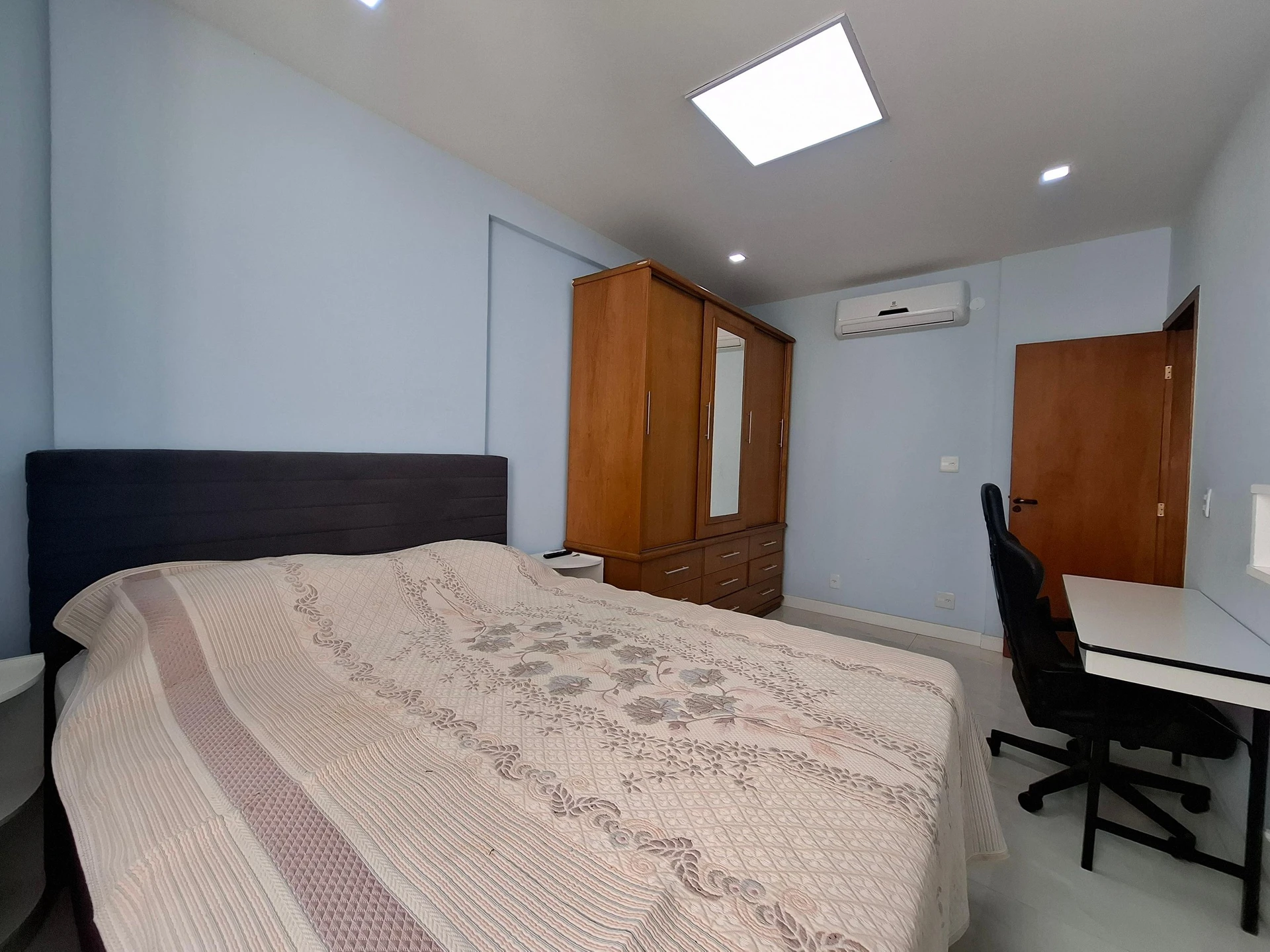2-bedroom apartment with a home office — photo 14