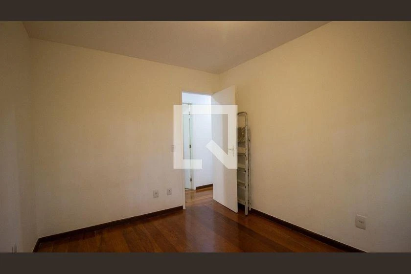 Casa com 4 quartos e churrasqueira na varanda — photo 25