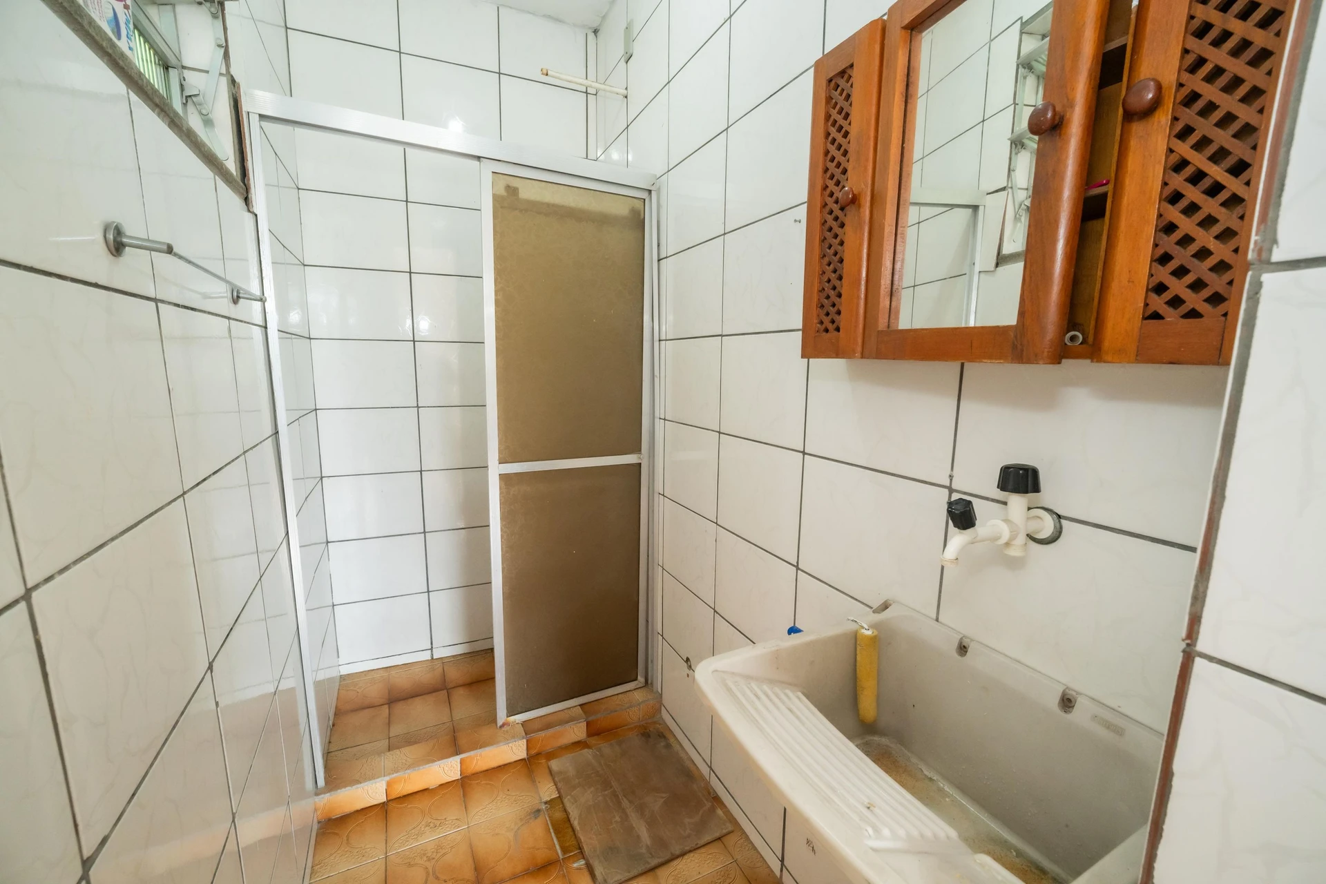 Unfurnished house with 2 bedrooms, yard and balcony — photo 7