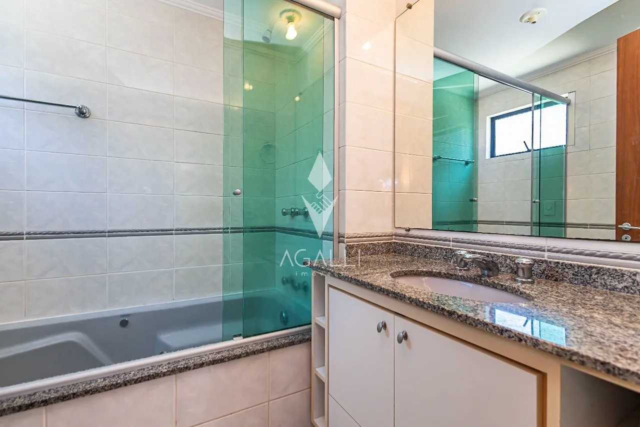 Apartment, 112 m², with a glass-enclosed balcony — photo 38