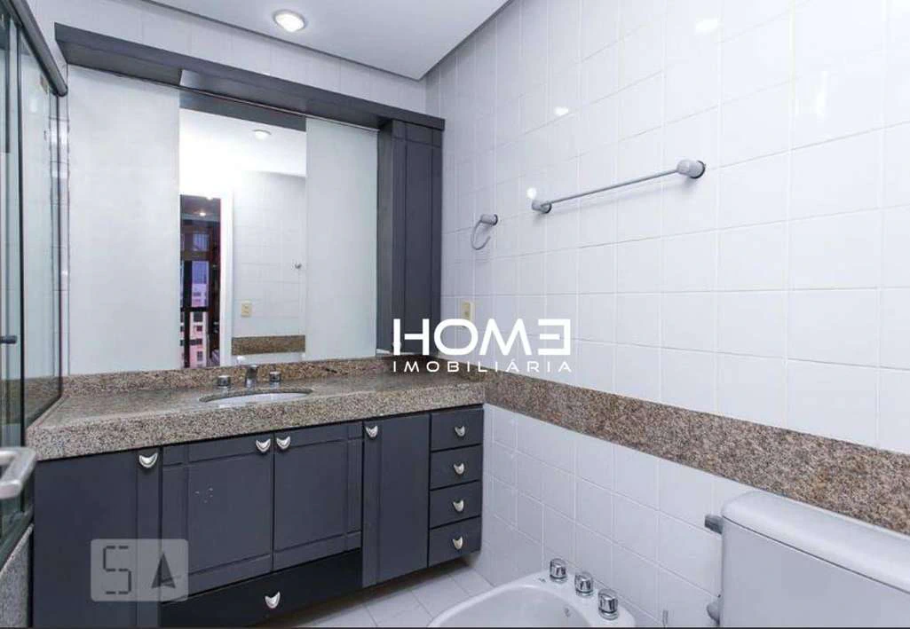 200 m² apartment with 4 bedrooms, 3 en-suite and 2 parking — photo 26