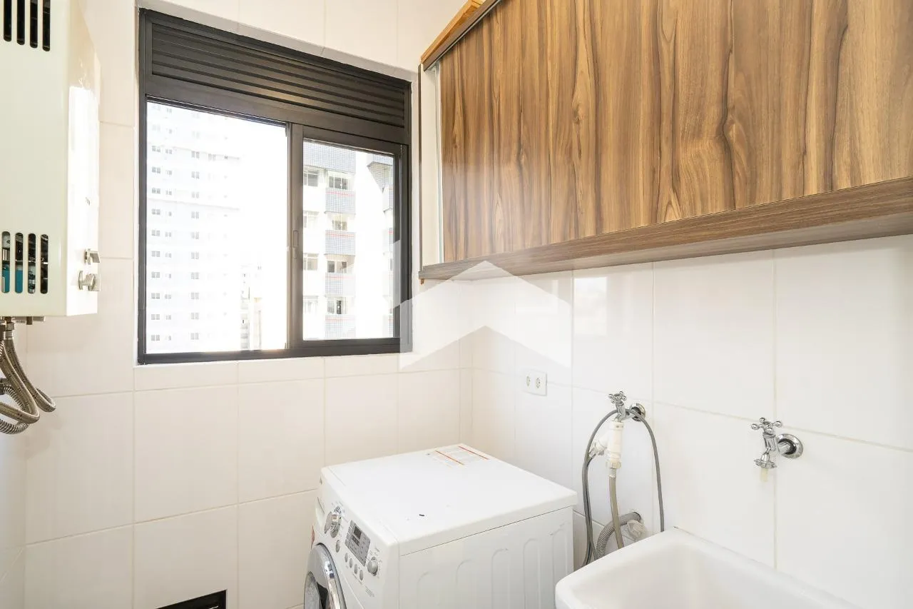 Furnished 2-bedroom apartment with 1 bathroom — photo 27