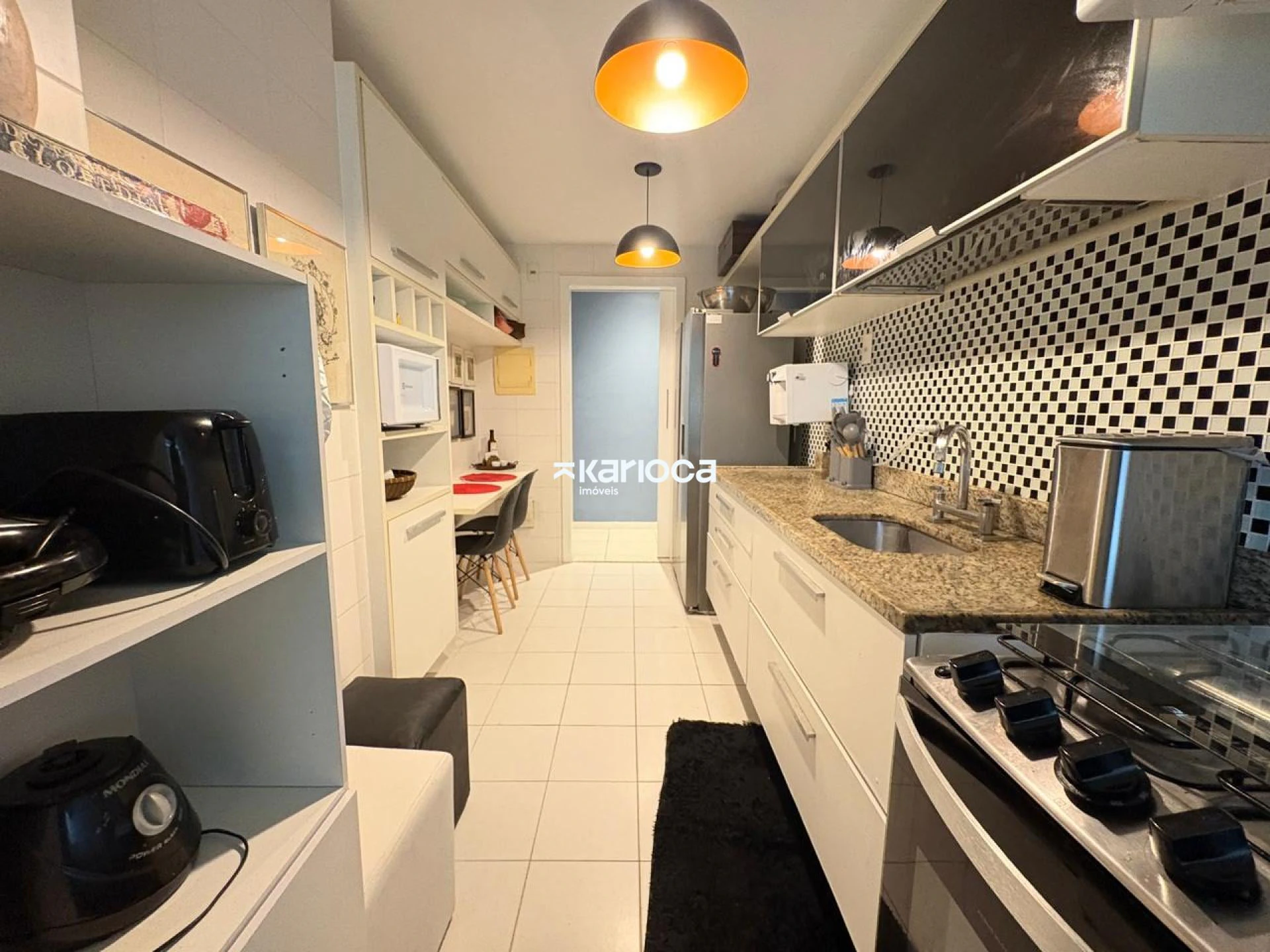 Furnished 3-bedroom apartment with private BBQ — photo 6