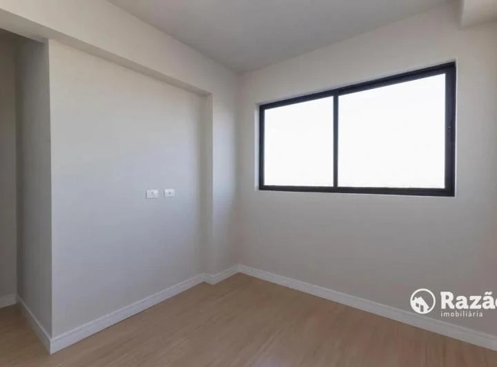 86 m² apartment with 2 bedrooms and a compact kitchen — photo 6