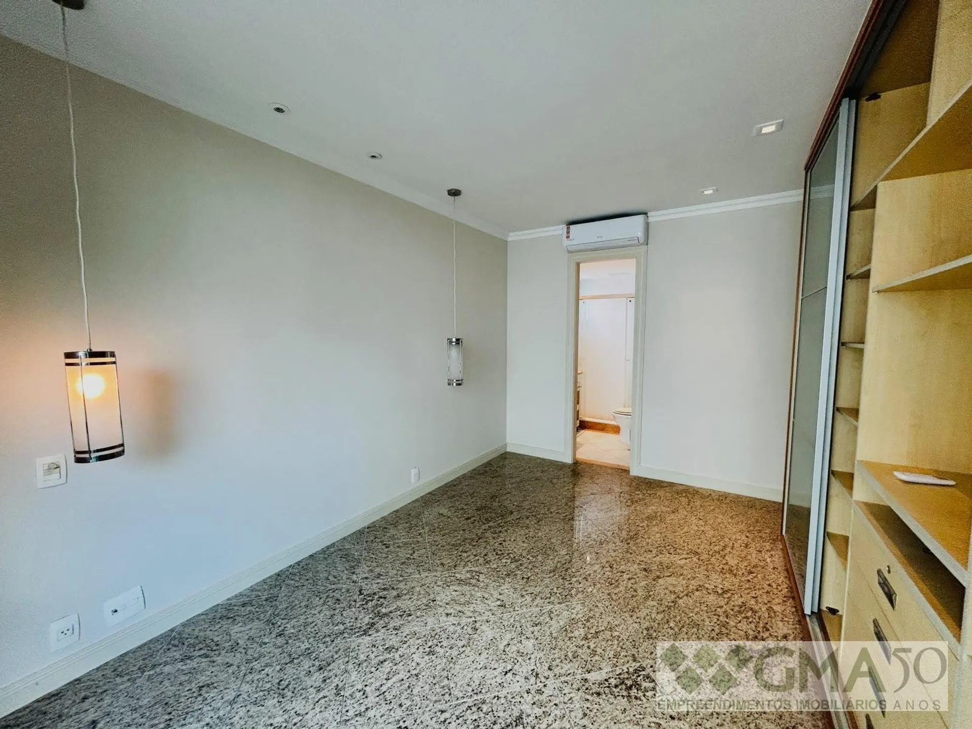 Apartment, 175 m², with a glass-enclosed balcony — photo 3