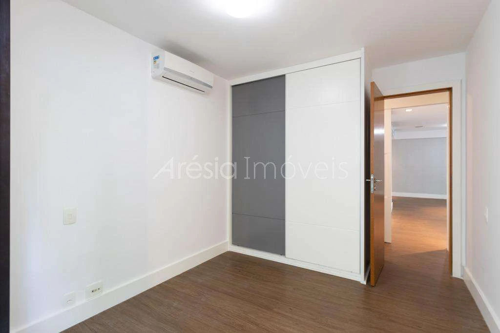 160 m² apartment with 3 en-suite bedrooms and 2 spots — photo 13