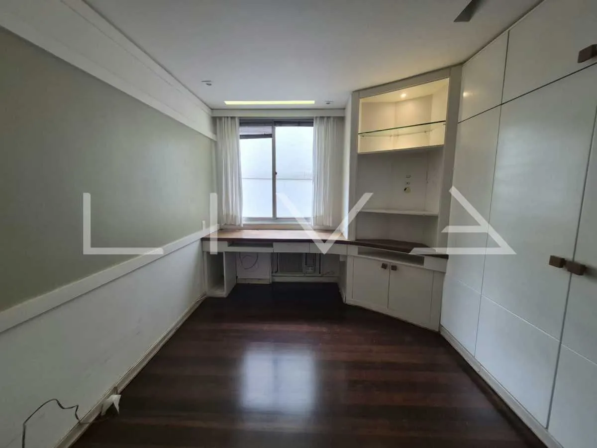 Furnished apartment, 167 m², with a bathtub — photo 23