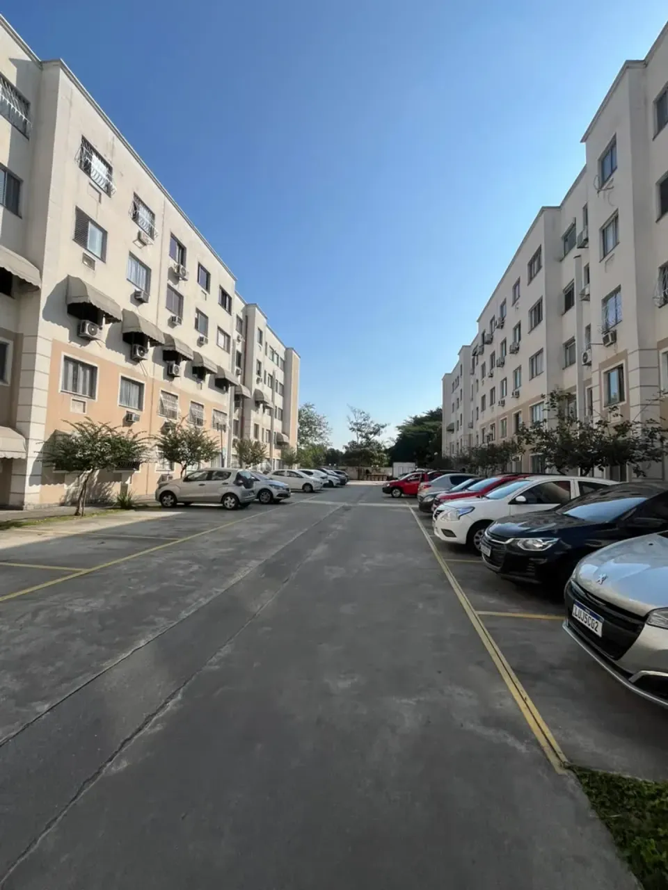 2-bedroom apartment in a building with a pool — photo 19
