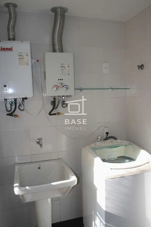 Furnished 2-bedroom apartment with balcony — photo 26