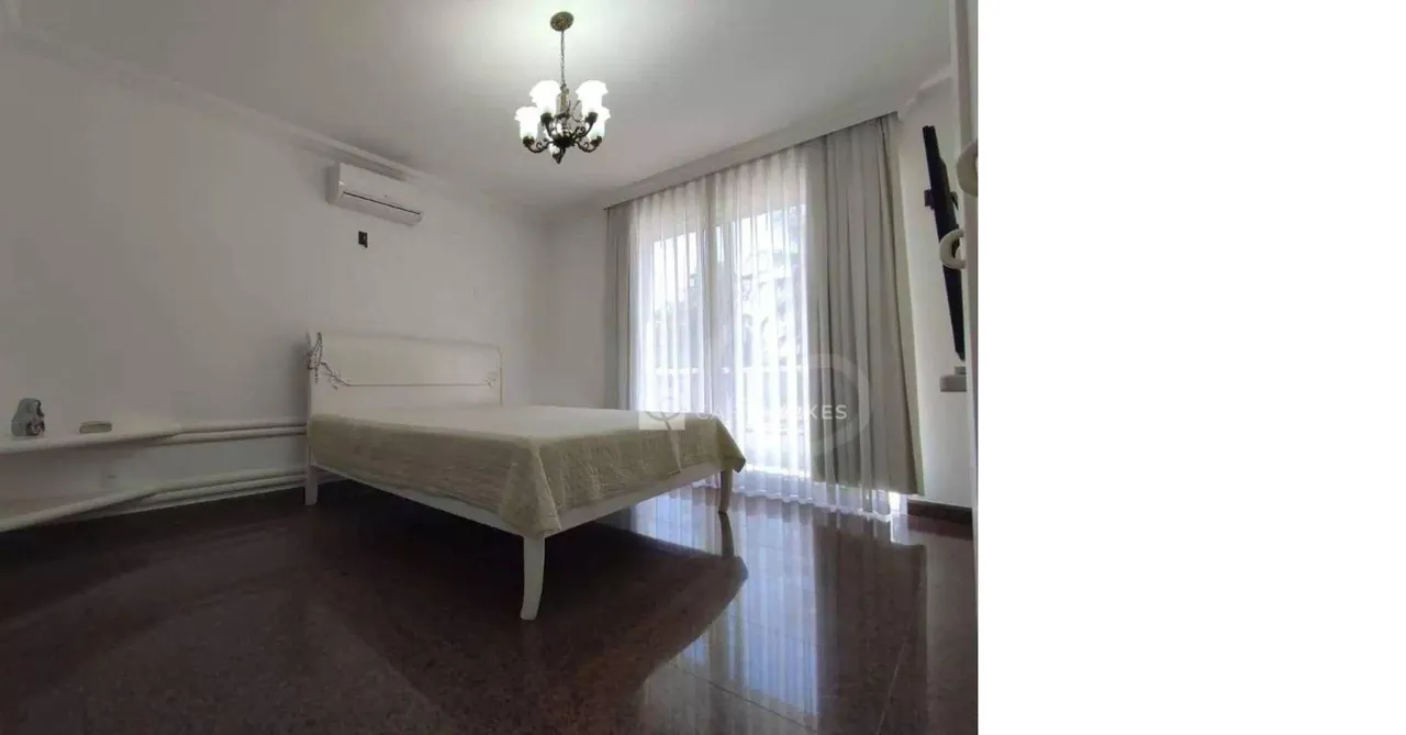 Casa mobiliada de 4 quartos e 5 banheiros com cozinha fechada — photo 16