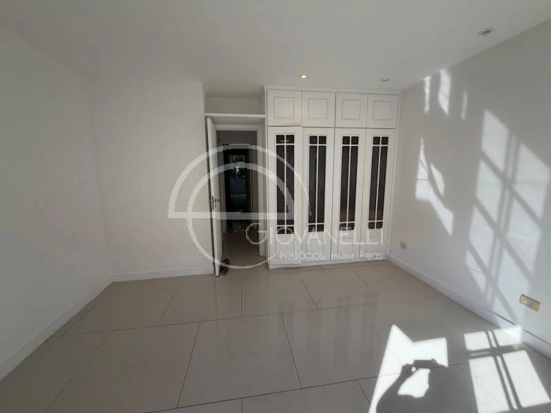 Casa triplex de 242 m² com 3 quartos e 2 vagas — photo 11