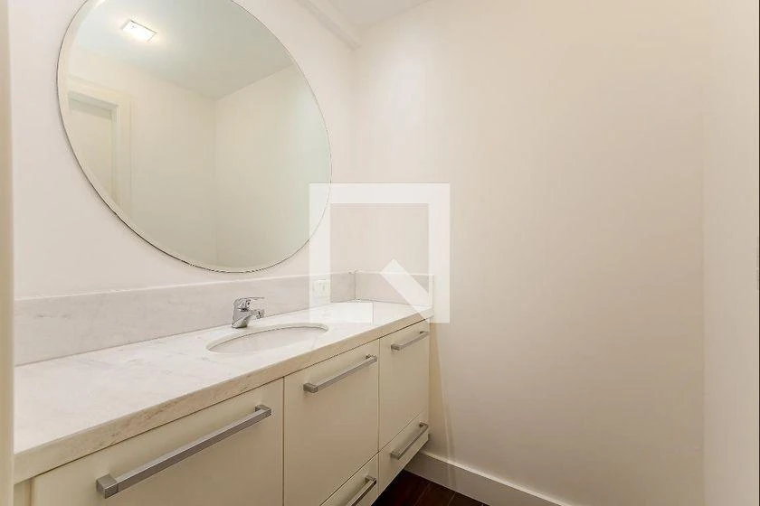 Furnished apartment with 3 en-suite bedrooms and 211 m² — photo 44