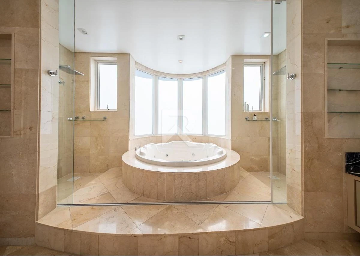 344 m² apartment with floor-to-ceiling windows and a bathtub — photo 36
