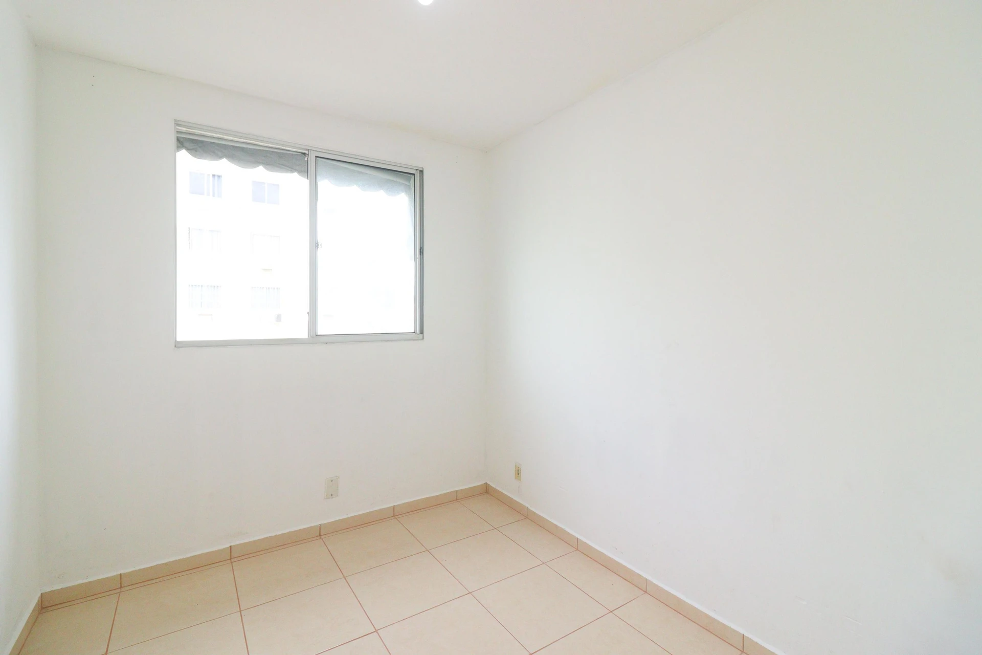 2-bedroom apartment in a building with a gym — photo 10