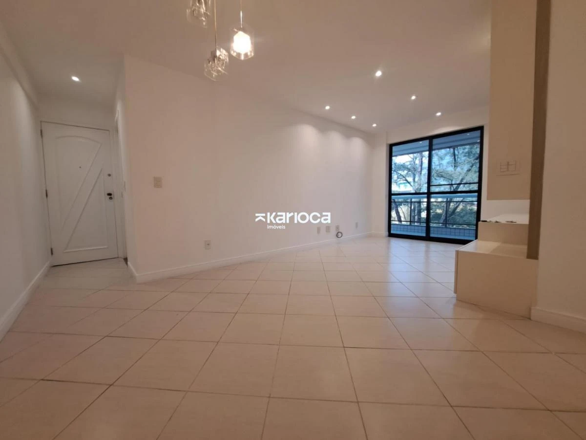 2-bedroom apartment with a glass-enclosed balcony — photo 19