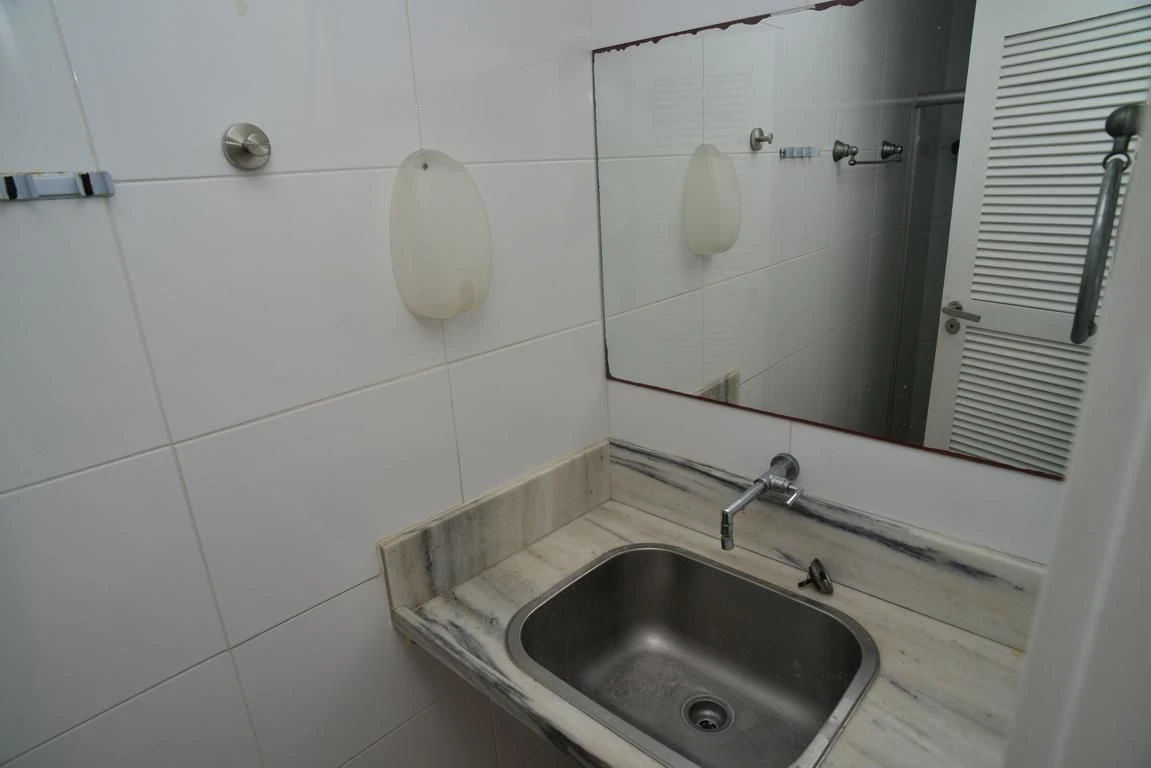 Ванна та 4 спальні: квартира 300 м² — photo 70