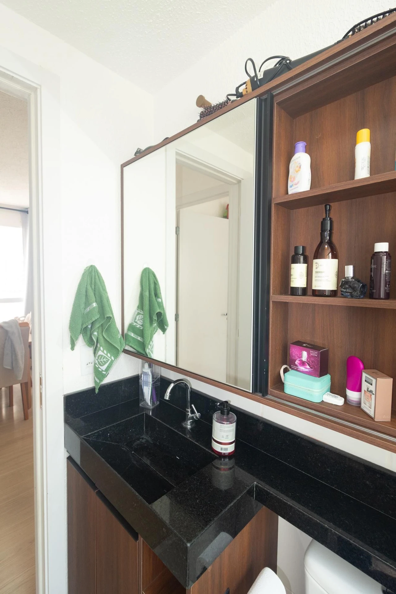 2-bedroom apartment with a washing machine — photo 31