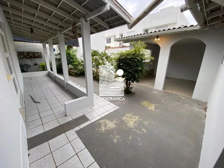 4-bedroom house with private garden and BBQ area — photo 26