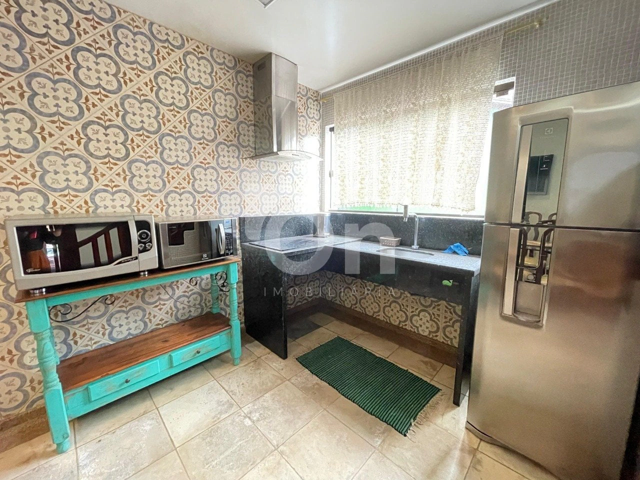 3-bedroom house with a bathtub — photo 2