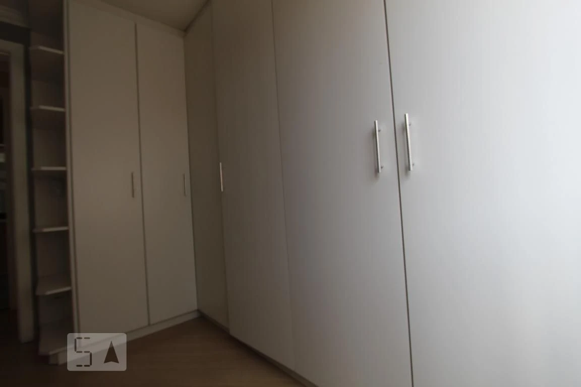 2-bedroom apartment with a bathtub — photo 17