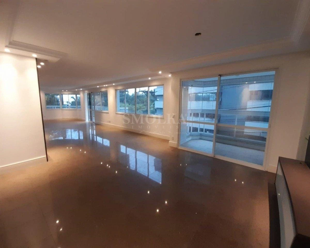 Ванна та 4 спальні: квартира 255 м² — photo 11