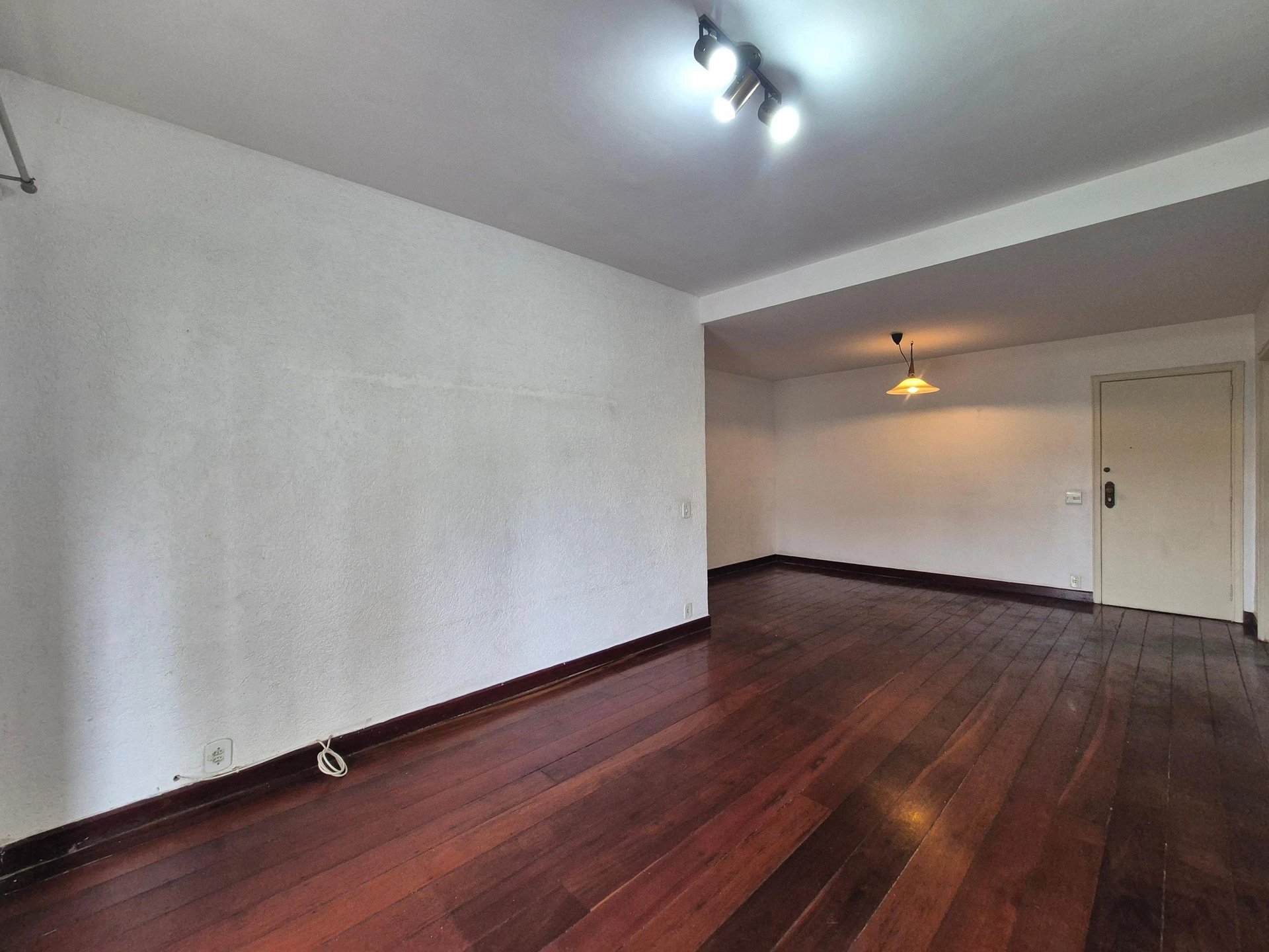 2-bedroom apartment in a building with a sauna — photo 15