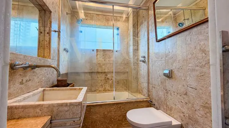 Bathtub in a 2-bedroom apartment, 69 m² — photo 17