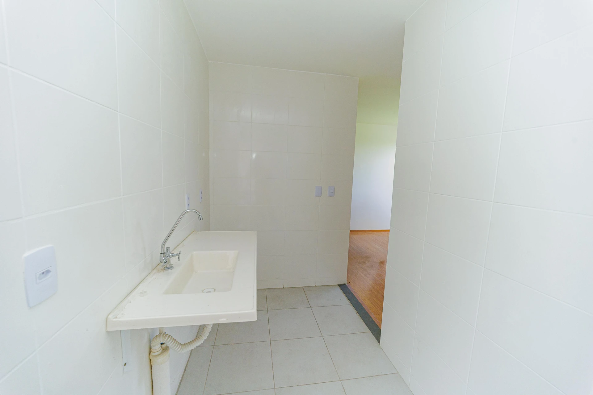Apartment, 45 m², with wood or laminate floors — photo 3