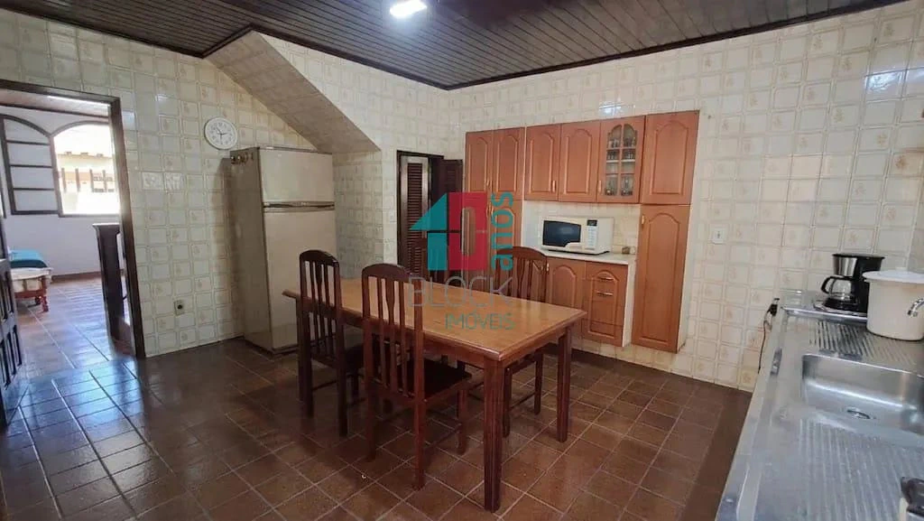 House with 3 bedrooms, balcony and private garden — photo 2