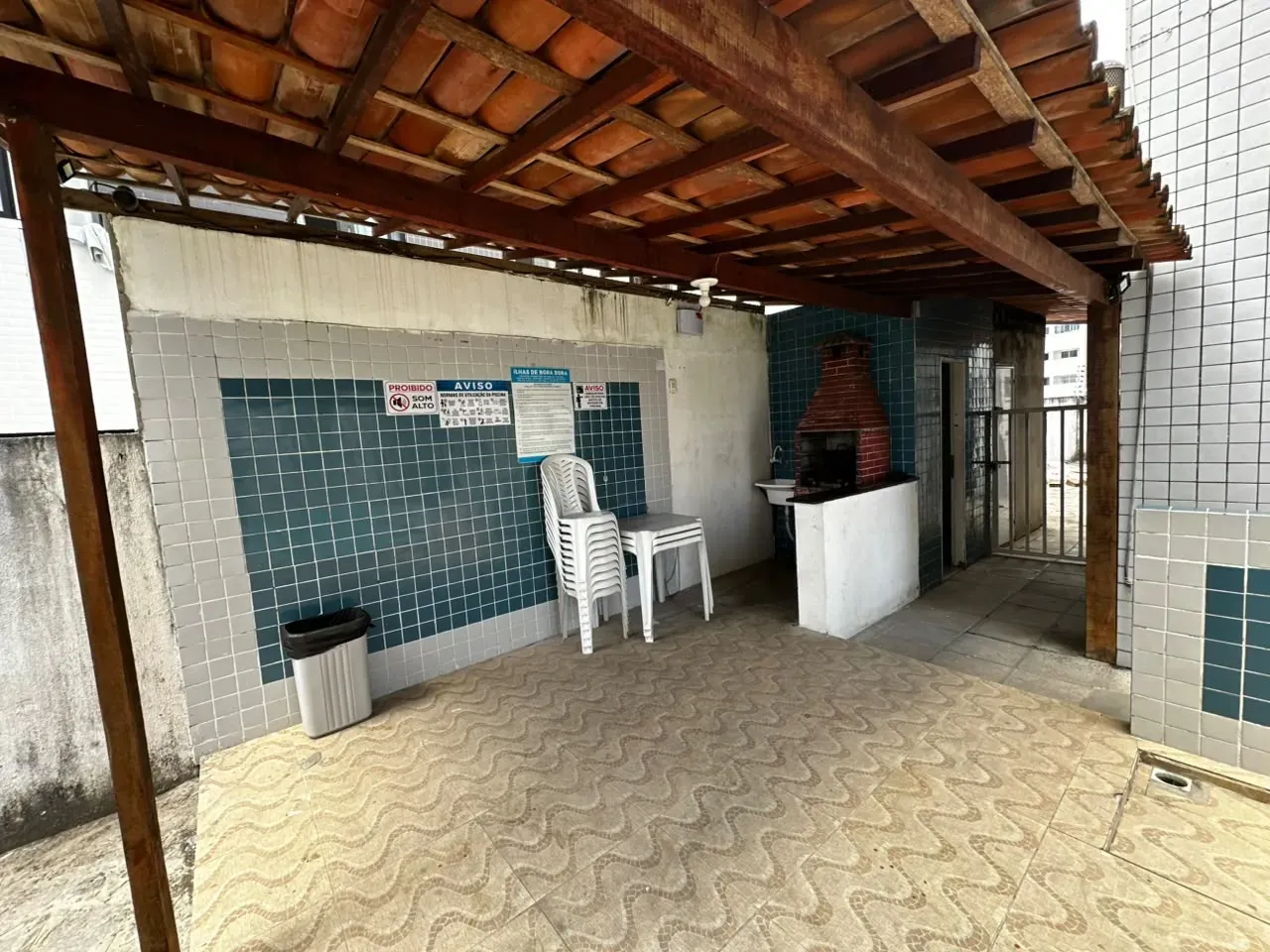 Apartamento de 2 quartos em condomínio com piscina — photo 11
