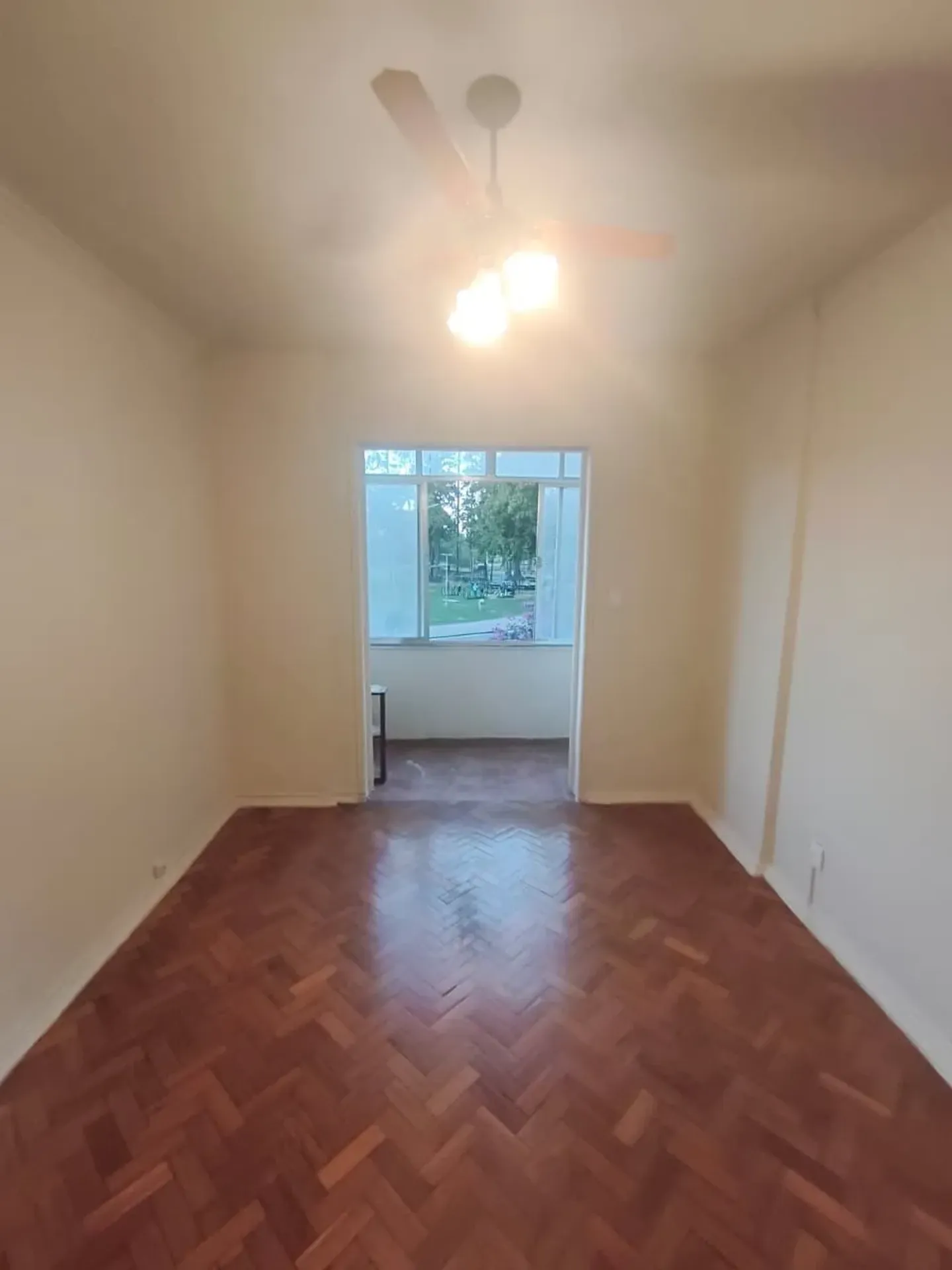 Estudio con cocina independiente y zona de lavado